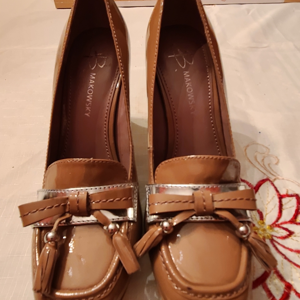 B Makowsky women's heels